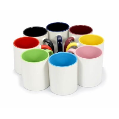 Hrnek 330 ml s tmavě zeleným vnitřkem a uchem